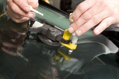 2 Causes of Unexplained Windshield Damage